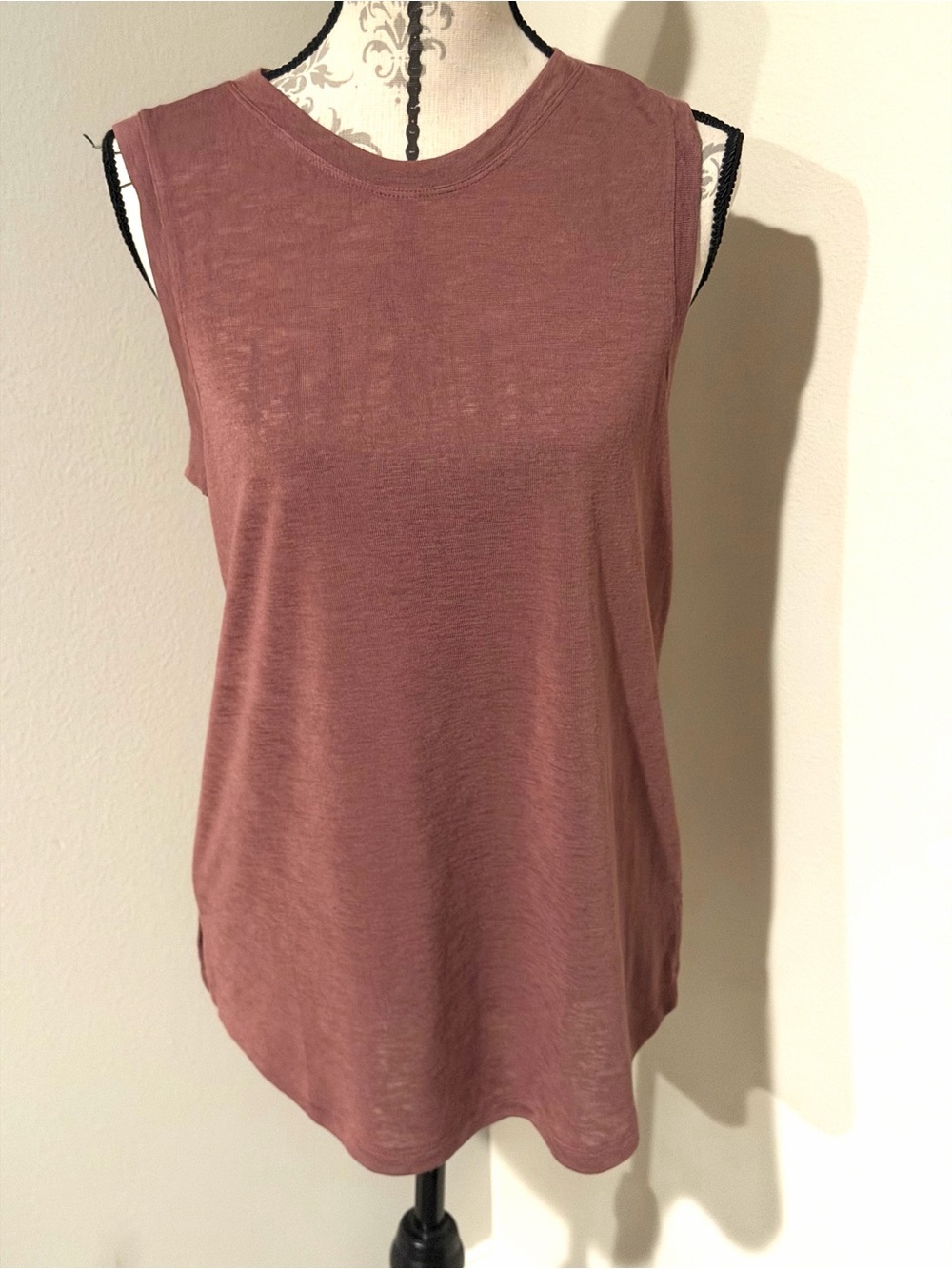 Athleta Sz.M Breezy Tank in Rose Brown, Sleeveless Muscle Tunic Tank Top